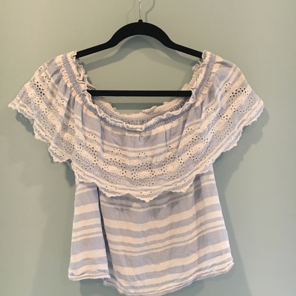 Cute American eagle off the shoulder top - Picture 2 of 2
